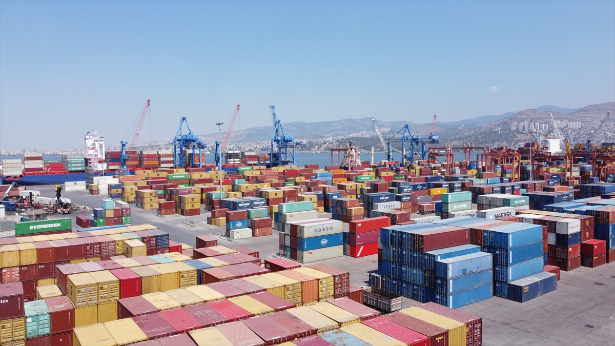 Yılın ilk 9 ayında limanlarda 391,8 milyon ton yük elleçlendi