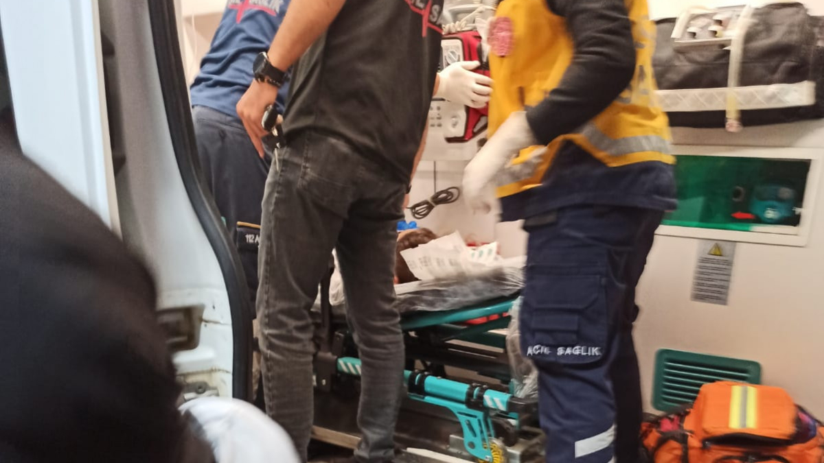 Siirt'te evinin önüne oynarken kamyonetin çarptığı çocuk kurtarılamadı