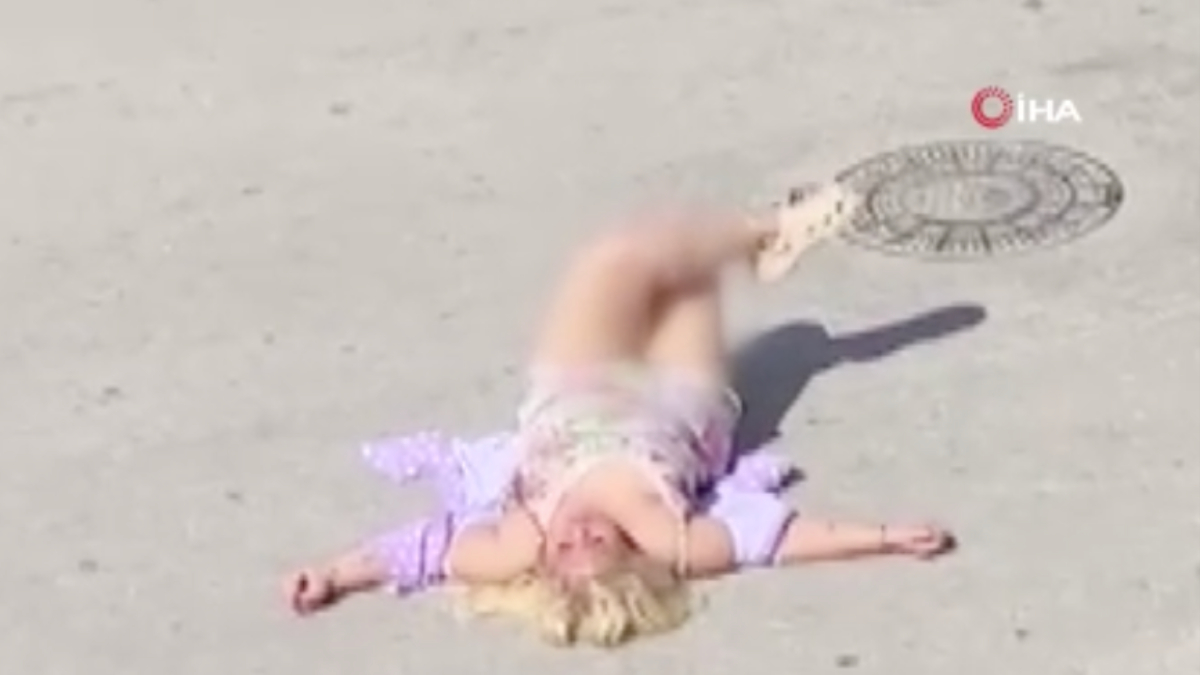 Denizli'de balkona çıplak çıkıp kıyafetlerini yola fırlattı! 3 kez gözaltına alınıp hastaneden kaçtı...