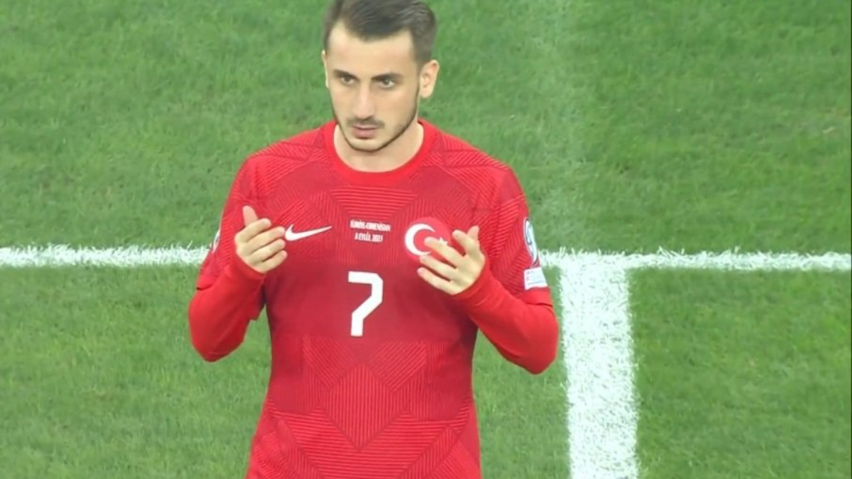 Deniz İsmail Aras: Kerem dua ettiği için eleştiriliyor