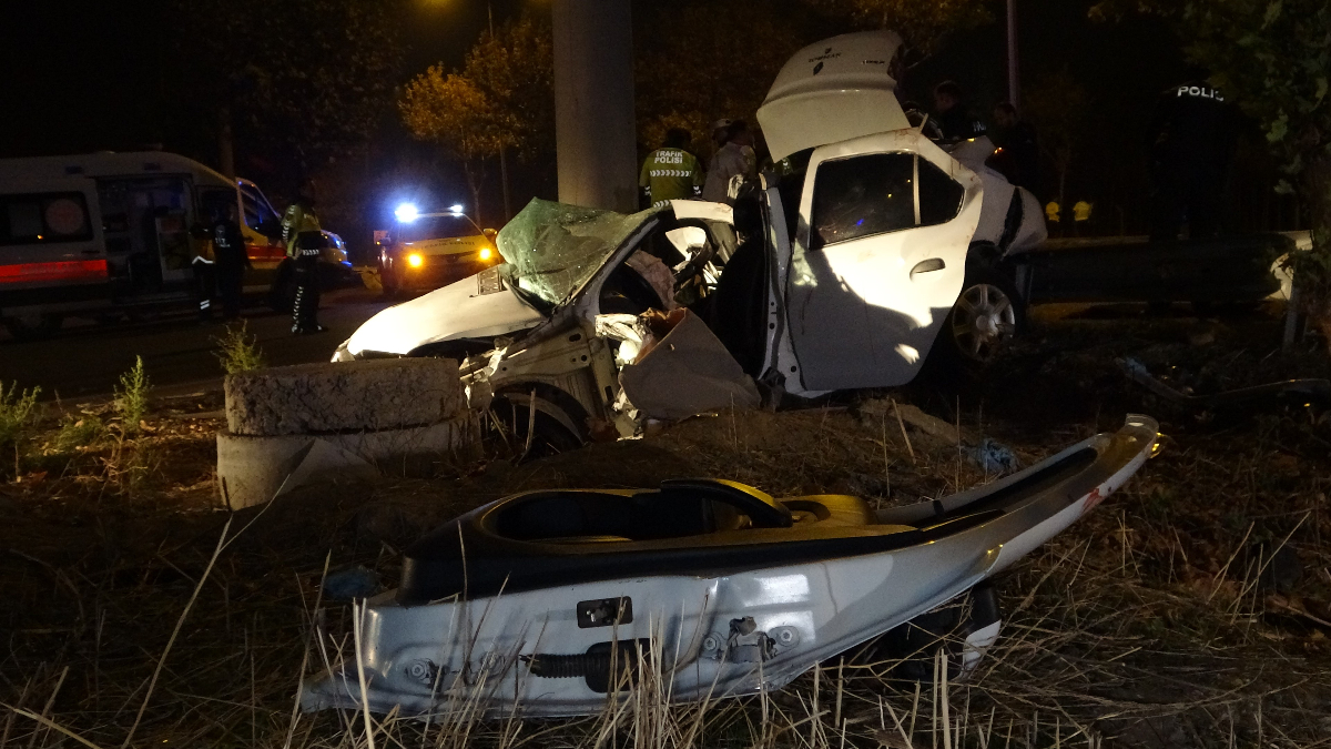 Bursa'da kontrolden çıkan otomobil kaza yaptı: 3 ölü, 1 ağır yaralı