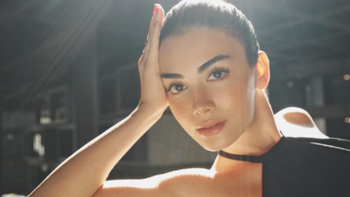 Özge Yağız'ın sosyal medya şovu yürek gıcırdattı! Bakanın nefesi kesildi: "Aydan daha parlak"