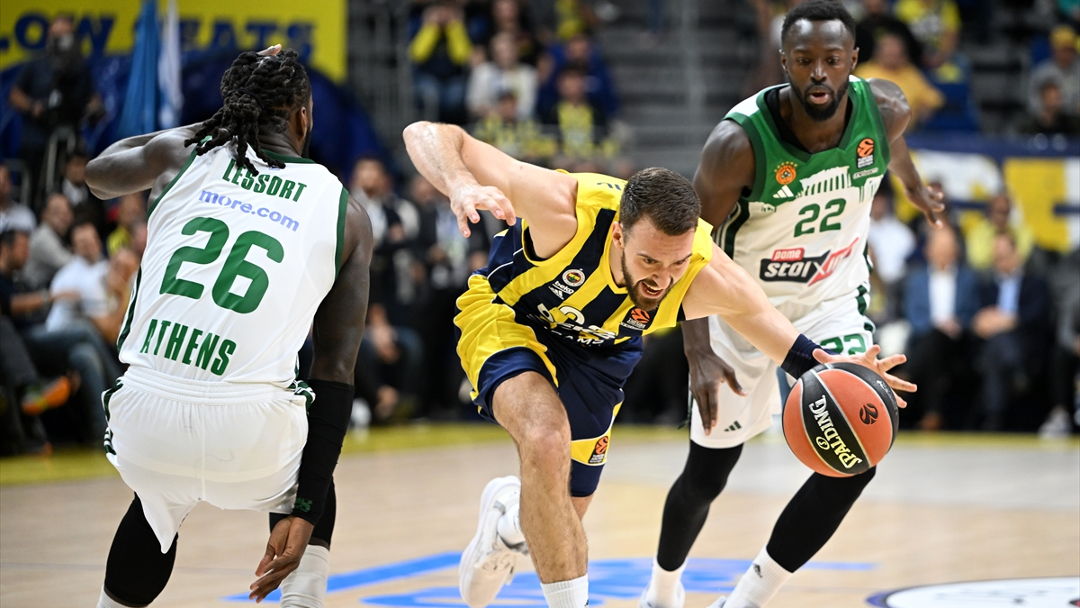Fenerbahçe, Panathinaikos'u mağlup etti