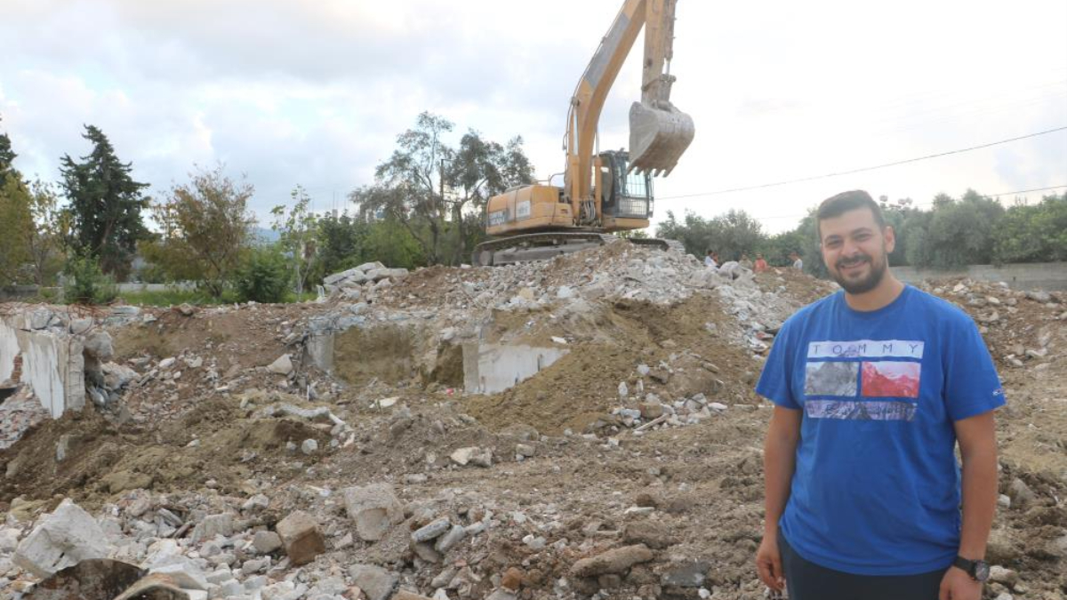 Hatay'da evini yapmak isteyen depremzedenin önündeki engel kalktı