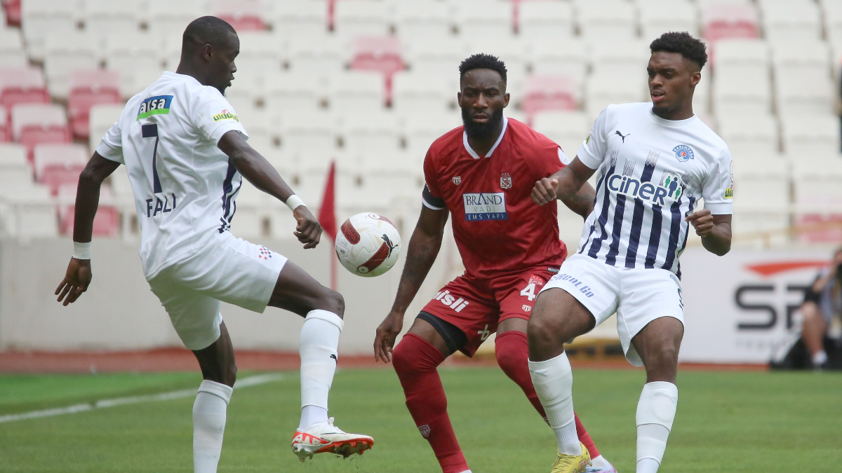 Kasımpaşa'ya Sivasspor deplasmanında tek gol yetti!