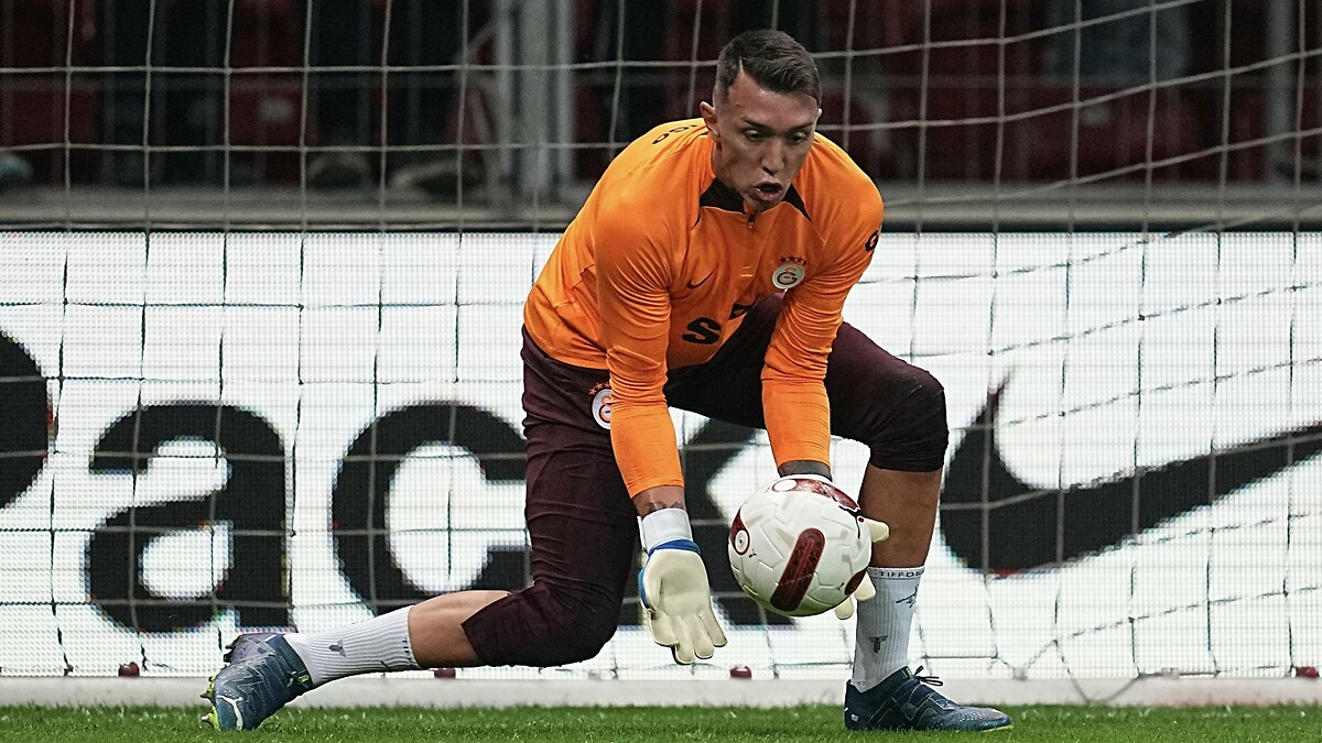 Galatasaray'da Fernando Muslera, Kasımpaşa maçına devam edemedi!
