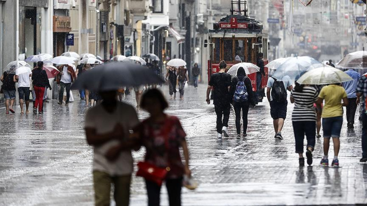 Meteoroloji uyardı! İstanbul'da sıcaklıklar düşüyor yağmur yurda dönüyor