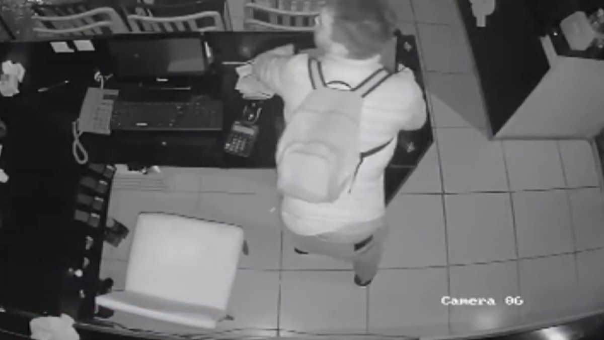 İzmir'de telefon hırsızları 300 bin TL değerinde ürün çaldı