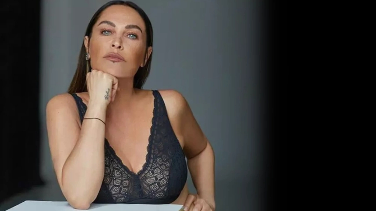 Hülya Avşar'ın biricik kızı Zehra son haliyle olay oldu! Annesini solladı: "Gözlerin yaktı bizi"