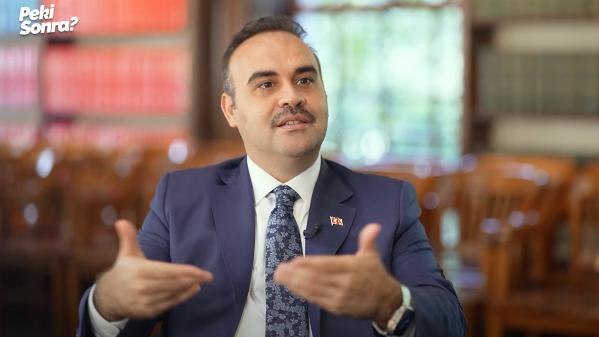 Adem Metan, konuğu Mehmet Fatih Kacır ile Türkiye'nin uzay yolculuğunu konuştu
