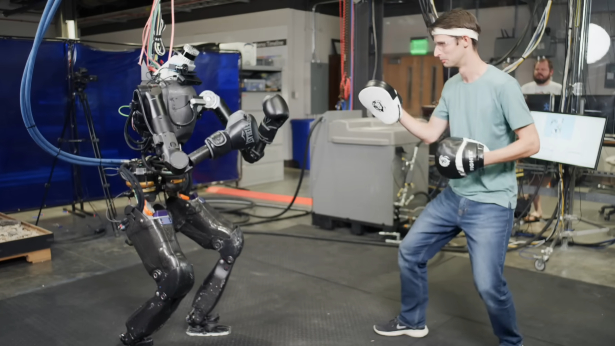 Endişelenmeli miyiz? İnsanı robotlar artık boks yapabiliyor