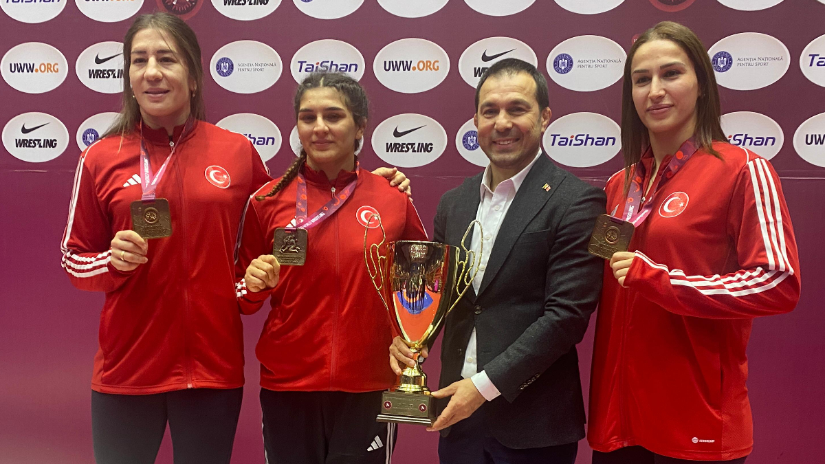 Kadın Güreş Milli Takımı, Avrupa Şampiyonası'nı ikinci tamamladı