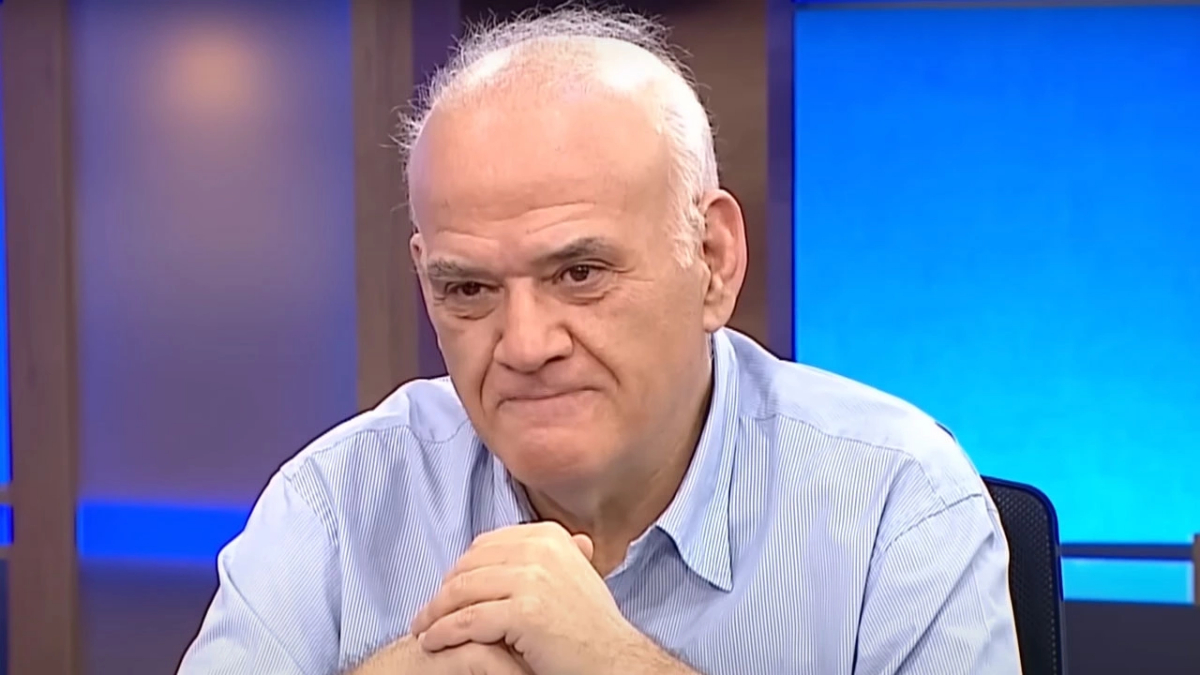Ahmet Çakar'dan flaş sözler: Emre Belözoğlu, Fenerbahçe'nin şampiyon olmasını istemiyor