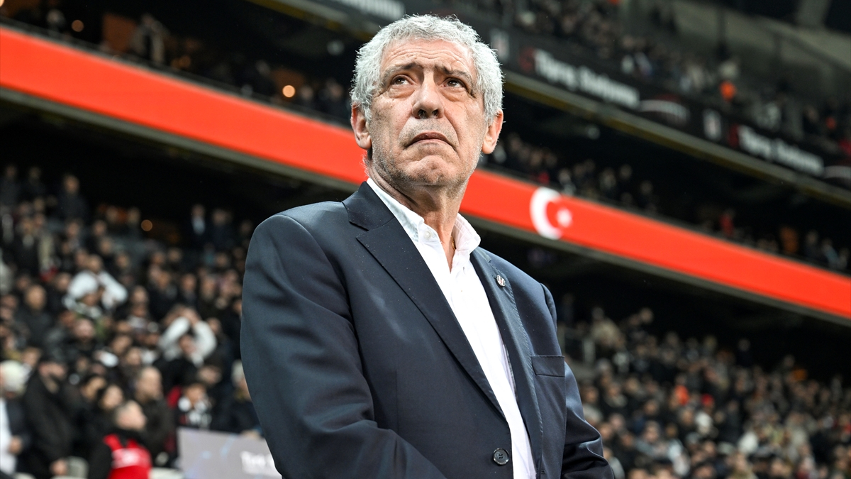 Beşiktaş'ın hocası Fernando Santos'tan Necip Uysal'a büyük övgü