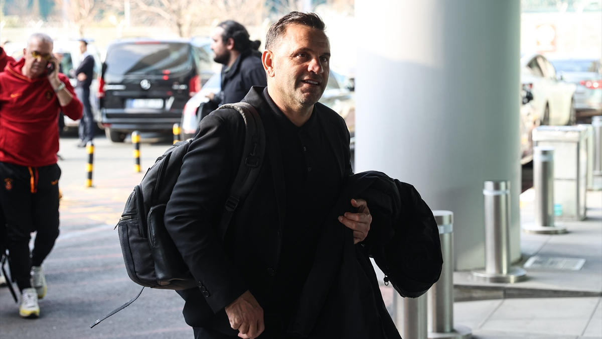 Okan Buruk: Muslera'nın takımda kalmasını istiyorum