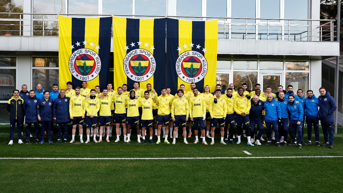 Fenerbahçe'den taraftara mesaj: Biliyoruz yalnız değiliz