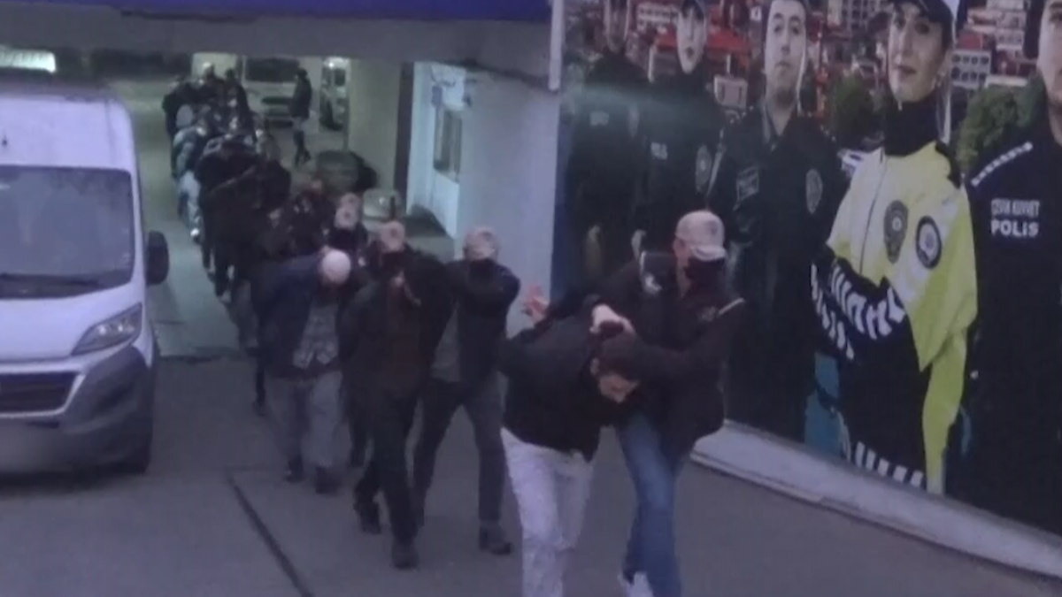 İstanbul'da DEAŞ operasyonunda 20 kişi gözaltına alındı
