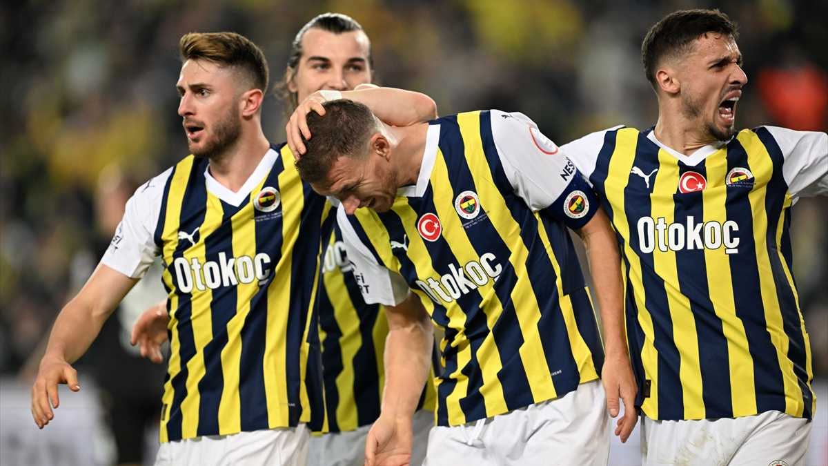 Fenerbahçe - Kasımpaşa maçının ilk 11'leri
