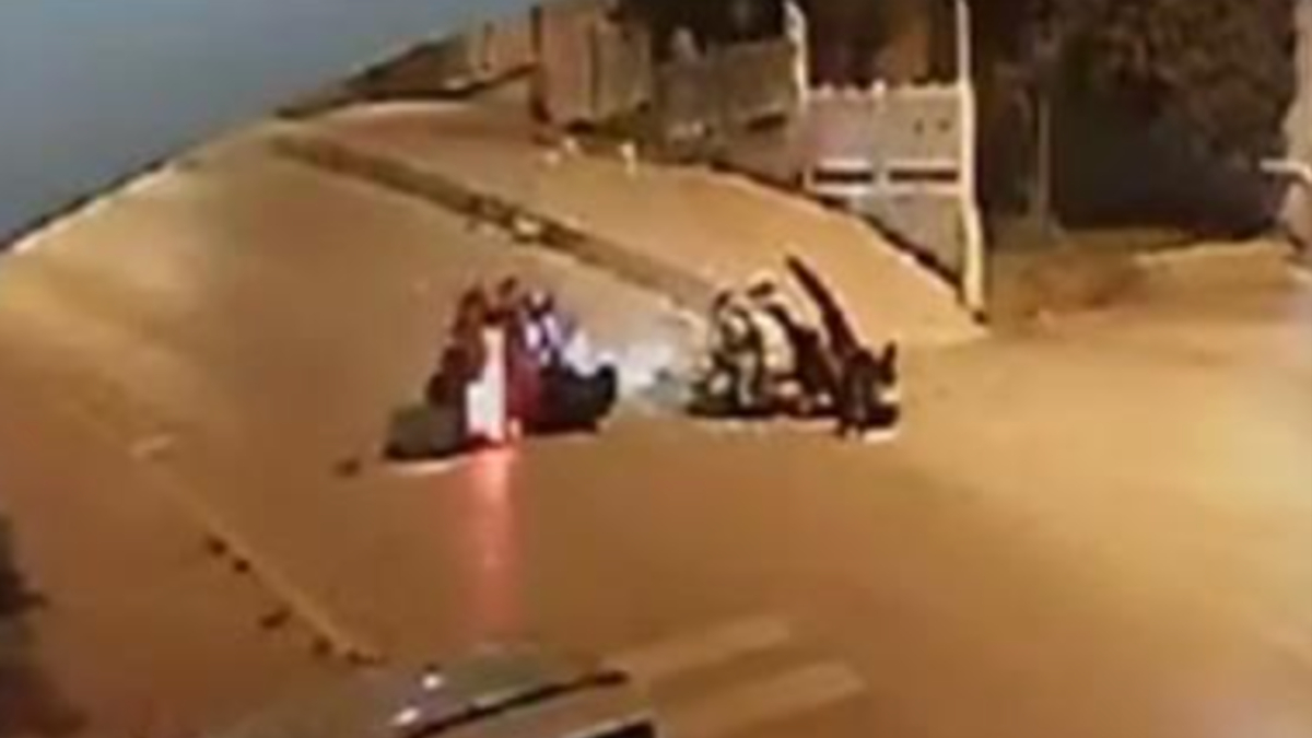 Aydın'da motosikletlerin kafa kafaya çarpıştığı kaza kamerada: 1'i ağır 3 yaralı