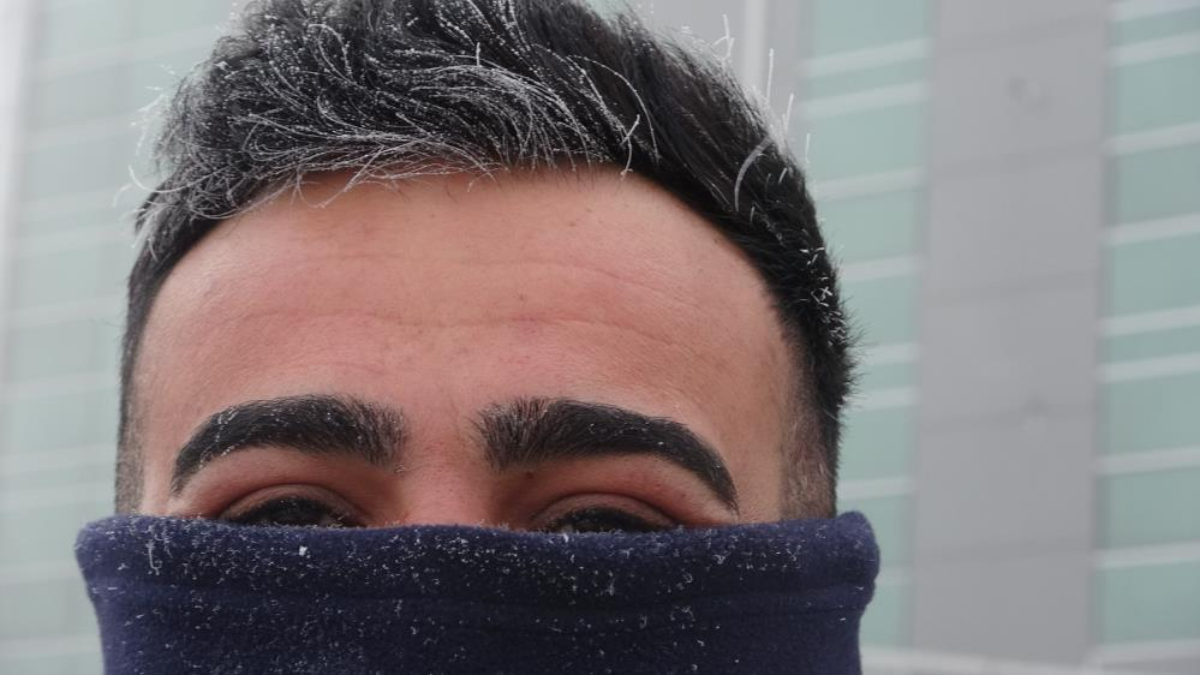 Ardahan'da dondurucu soğuklar sürüyor! Göz gözü görmüyor...