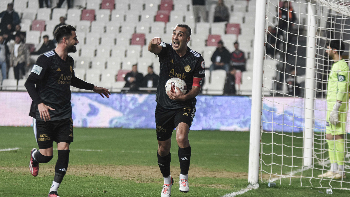 42 yaşındaki Murat Uluç, Altay'ın en golcü ismi oldu