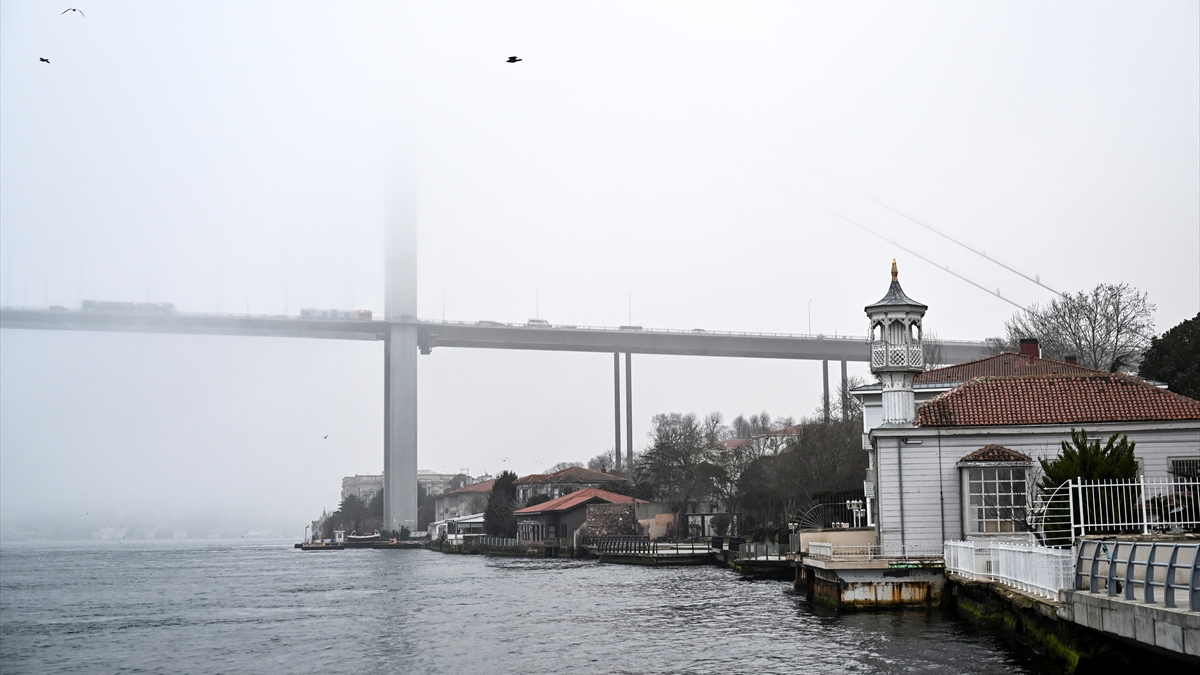 İstanbul 2 gündür sis altında! Trafik yoğunlaştı