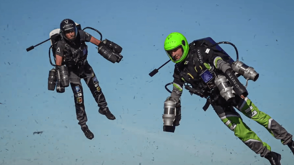 Dünyanın ilk jetpack yarışı Dubai'de yapıldı