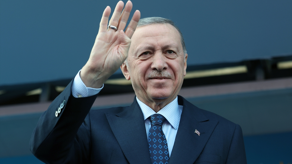 Cumhurbaşkanı Erdoğan: CHP'nin yapması gereken belediyeciliği de biz yapıyoruz