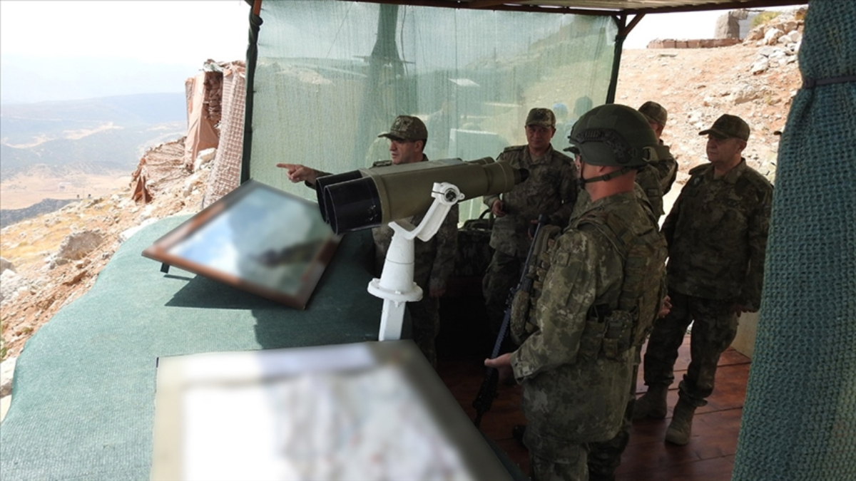 Sınır bölgelerinde 3'ü PKK, 1'i FETÖ üyesi 26 kişi yakalandı