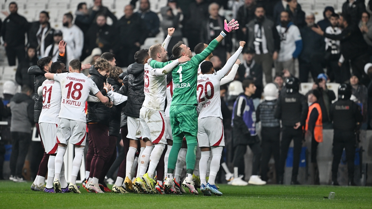 Galatasaray'dan Beşiktaş'a üst üste göndermeler