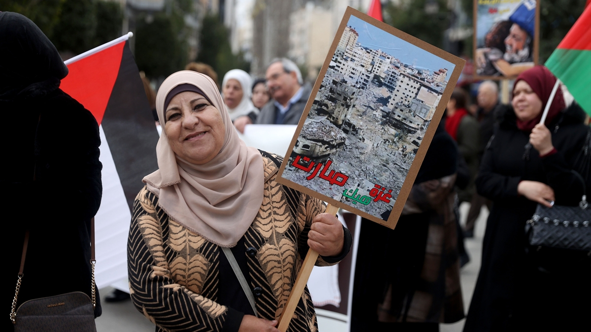 Batı Şeria'da kadınlar Gazze'ye destek gösterisi yaptı