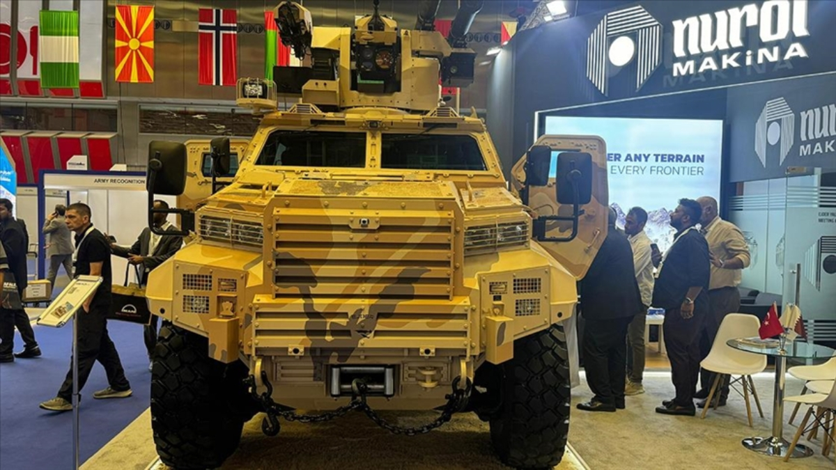 Türk zırhlısı Ejder Yalçın, 400'den fazla araçla Katar'a güç katıyor