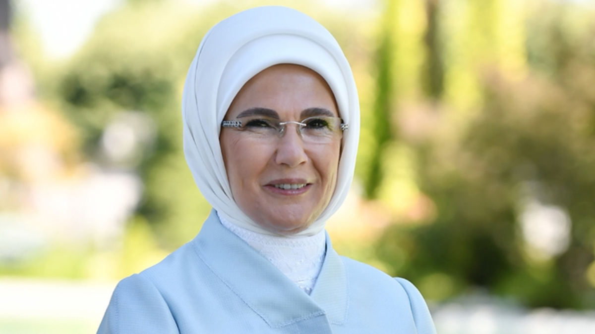 Emine Erdoğan'dan Dünya Kadınlar Günü mesajı: Kadınların aştığı her engelle yarınlara güvenle bakıyoruz