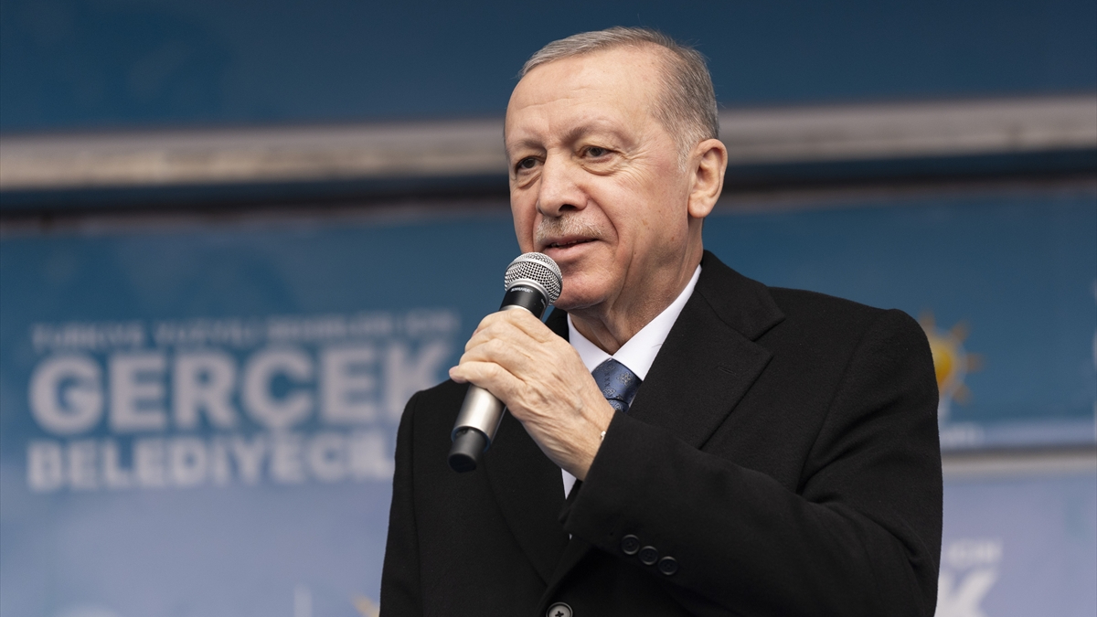 Cumhurbaşkanı Erdoğan: Şahsımızın gölgesinde yürüyenlere rıza göstermeyiz