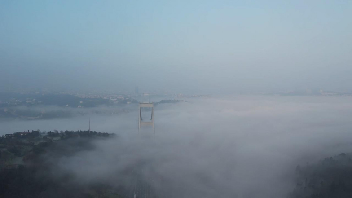 İstanbul'da sis etkili oldu: Boğazda gemi trafiği durdu