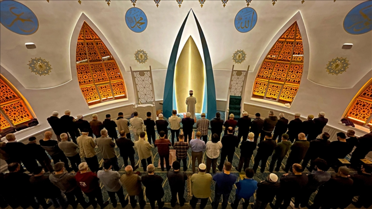 İmsakiye 2024: 10 Mart Pazar teravih vakitleri! Tüm illerin teravih saatleri...