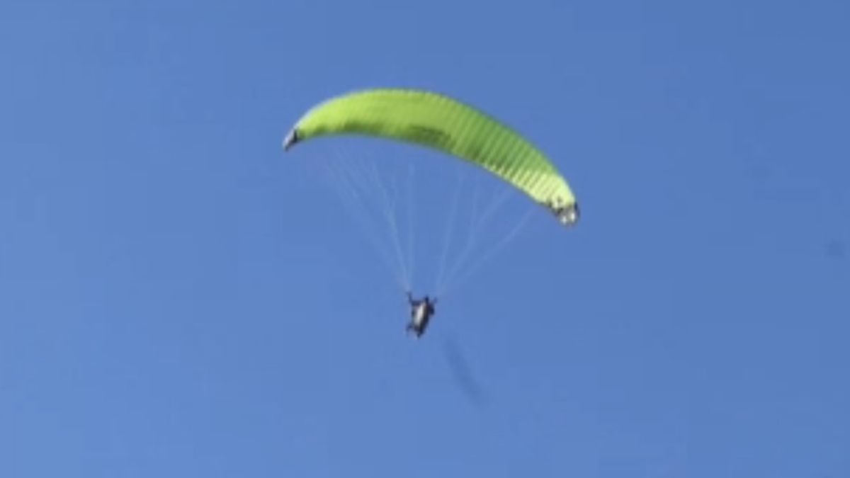 Burdur'da yamaç paraşütü sezonu açıldı