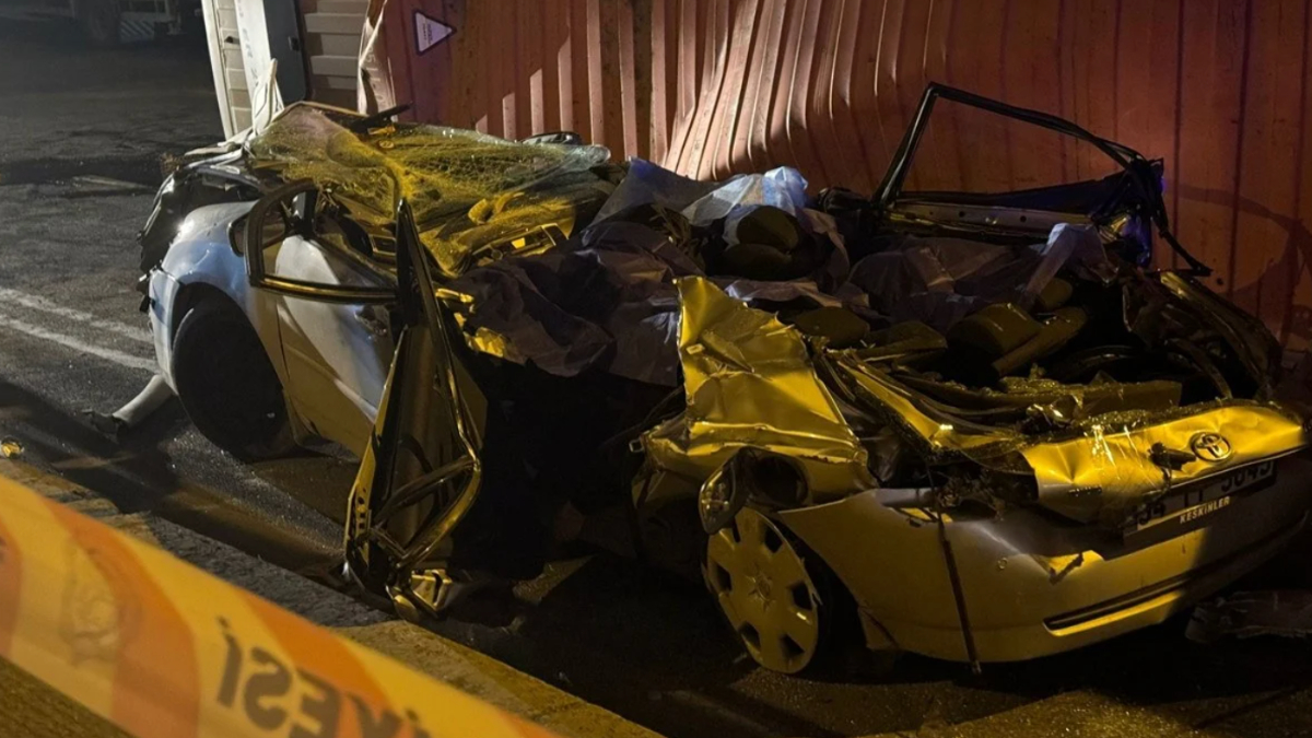 İstanbul'da tır sürücüsü 4 kişinin ölümüne sebep oldu: Aynı köprüye 2019'da da çarptı