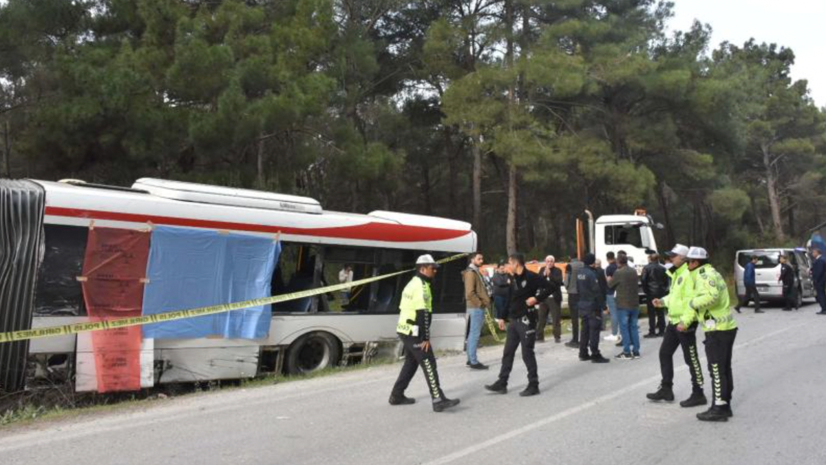 İzmir'de belediye otobüsü kaza yaptı: 1 ölü