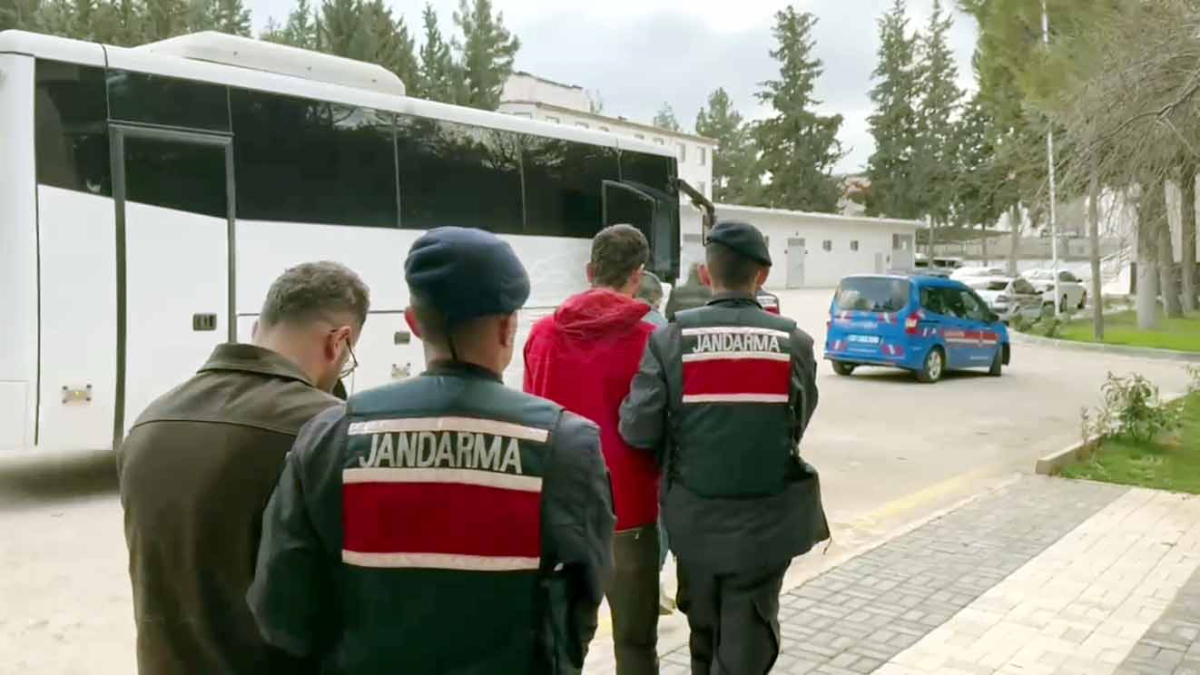 Gaziantep'te sahte araç ilanı veren dolandırıcılar yakalandı