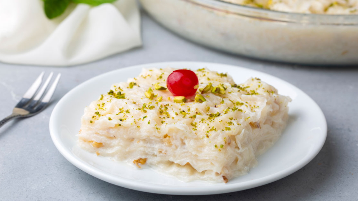 Eltilerin birbirine vermediği güllaç tarifi! Her yaprağın arasına sürün...