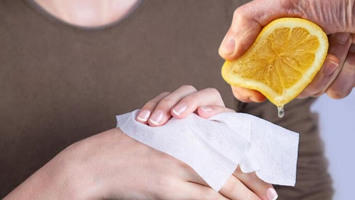 Islak mendile 2 damla limon sıkın, neler oluyor görün...