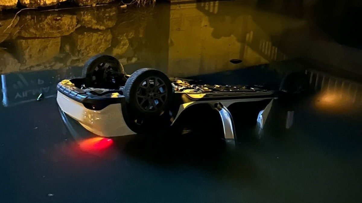 Mersin'de aracıyla su kanalına düşen sürücü hayatını kaybetti