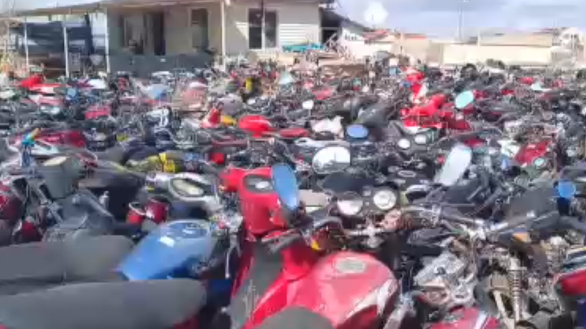 Afyonkarahisar'da yedieminde bekleyen yüzlerce motosiklet geri dönüşüme gönderildi
