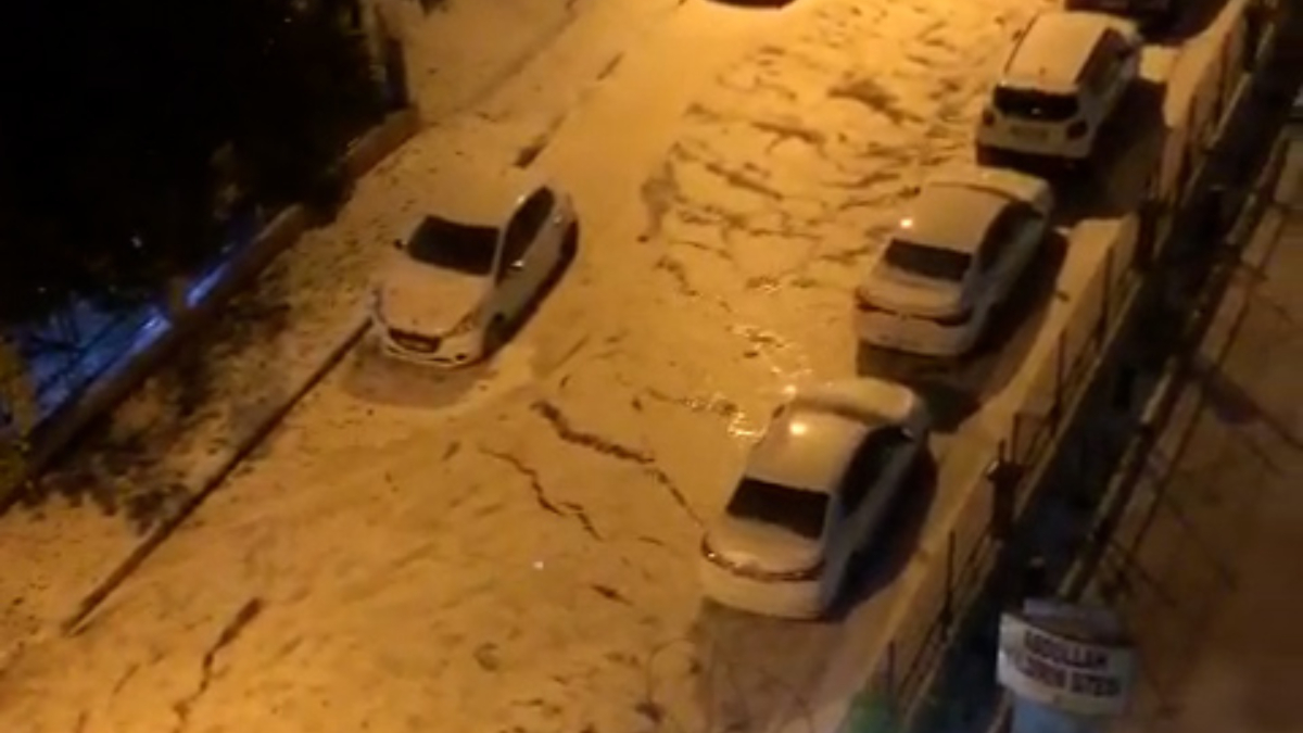 Antalya'da dolu sürprizi