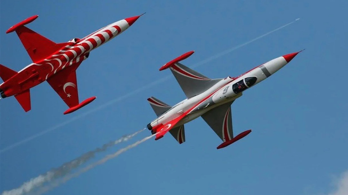 Konya'da eğitim uçağı düştü!