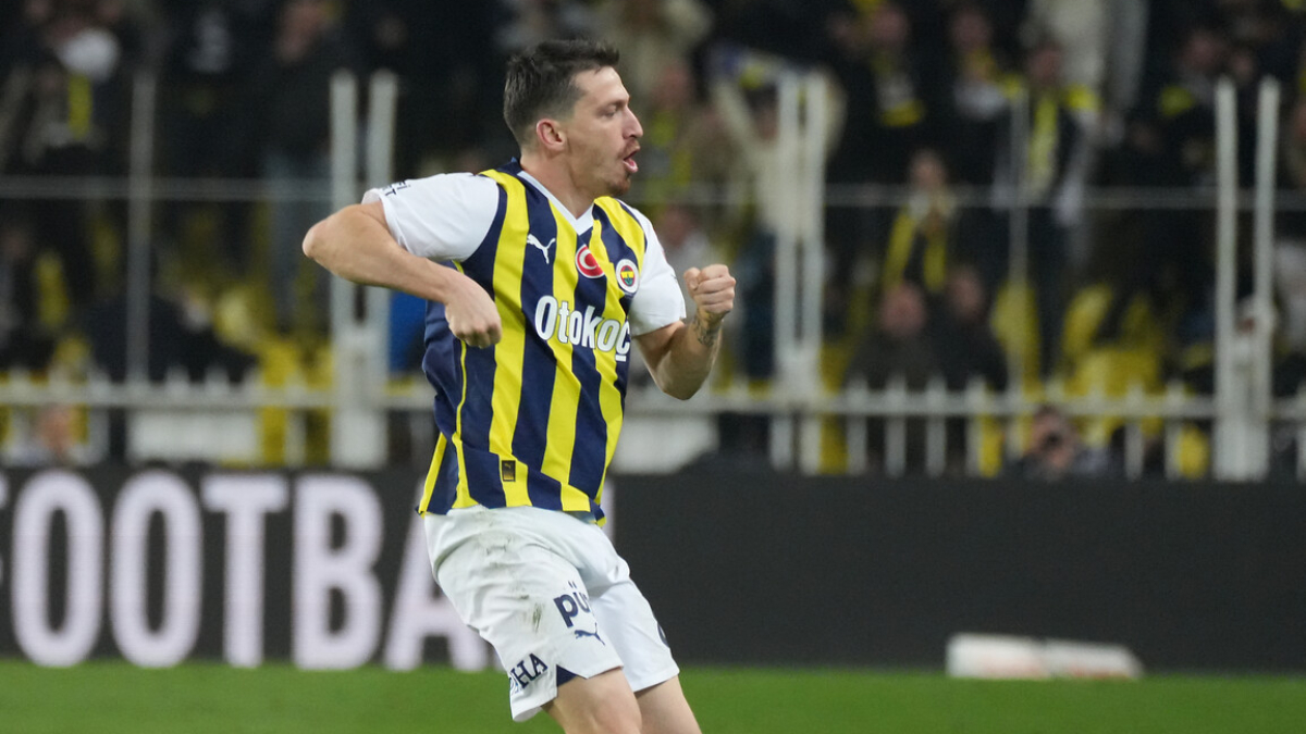 Trabzonspor maçı öncesi sakatlık! Mert Hakan Yandaş maça devam edemedi