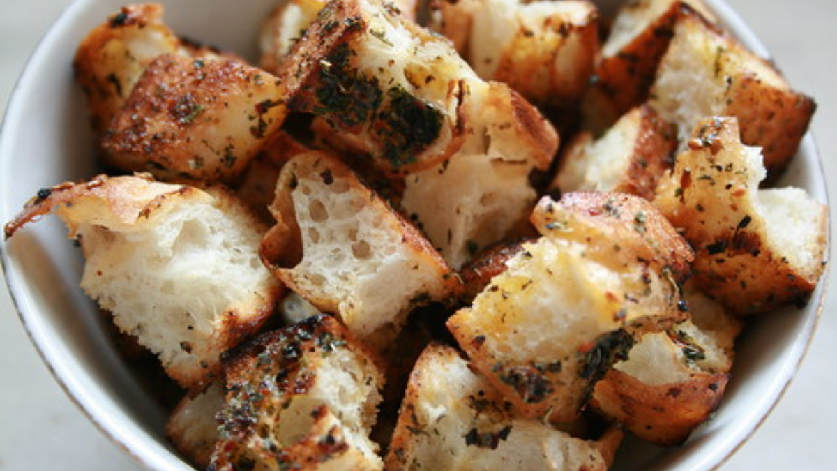 Bayat pideleri küp küp kesin, kebaplara bin basacak...