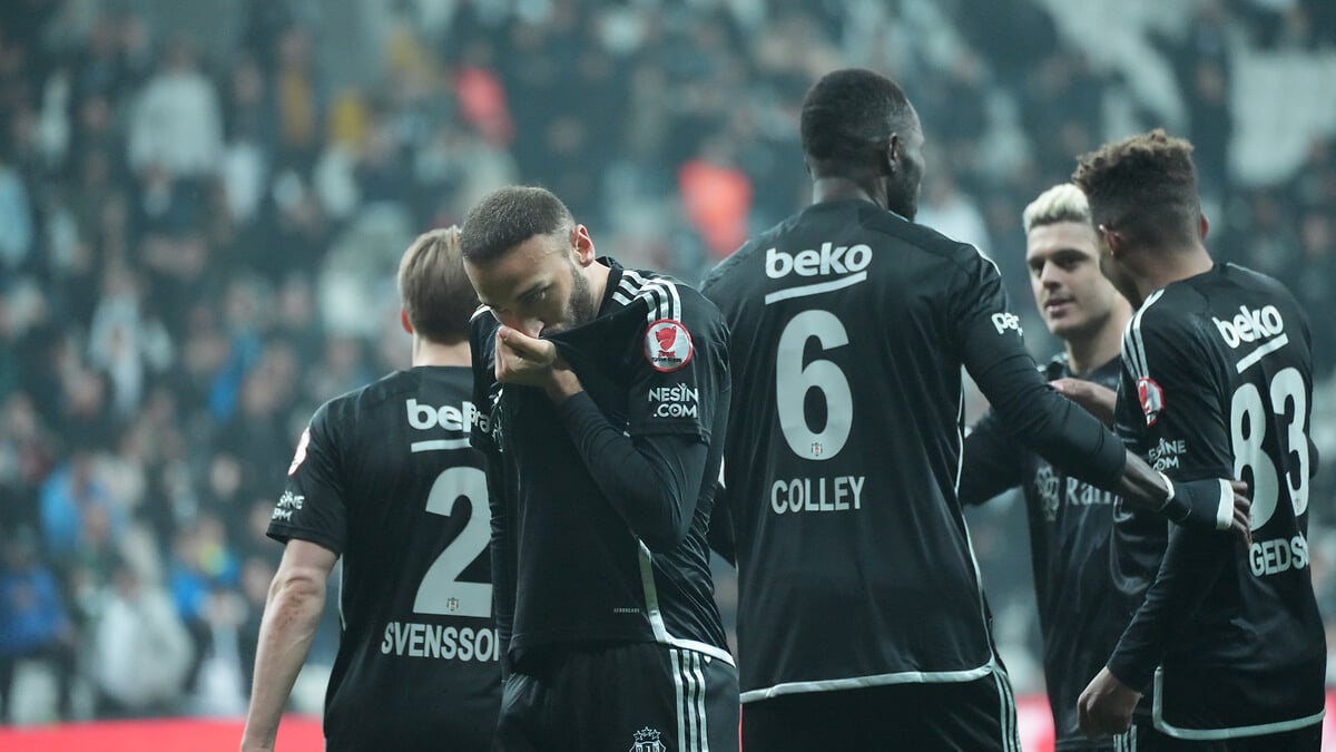Beşiktaş - Antalyaspor maçının ilk 11'leri