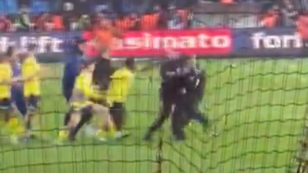 Osayi-Samuel, Trabzonsporlu taraftarı yumrukladı